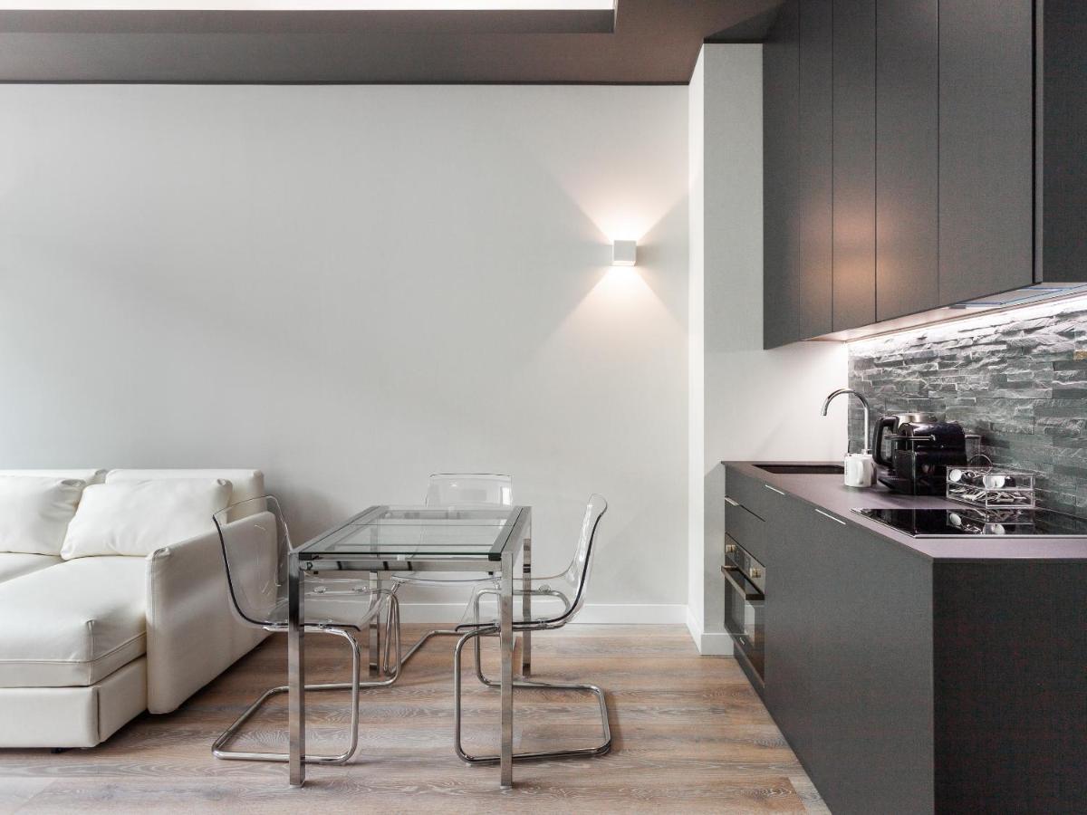 Easyhomes-City Centre Suites Milano Exterior foto