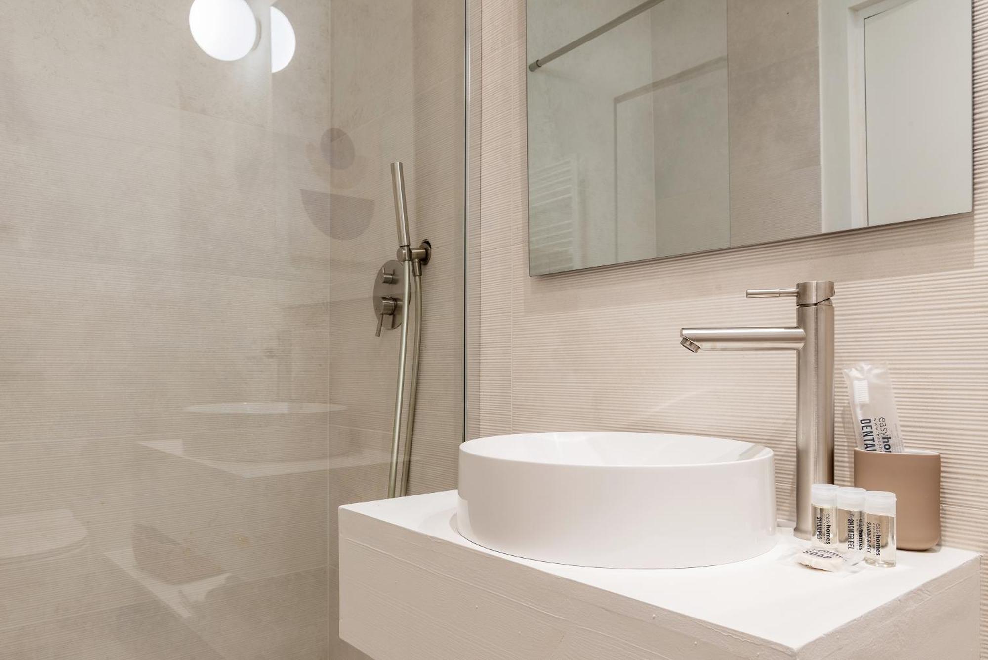 Easyhomes-City Centre Suites Milano Exterior foto